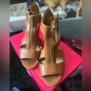 Michael Kors Size 8 Sandal pump heels NO BOX